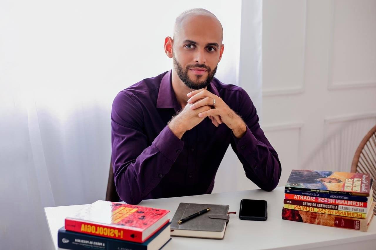 Manoel Saturno — Psicólogo · Eixo Humano